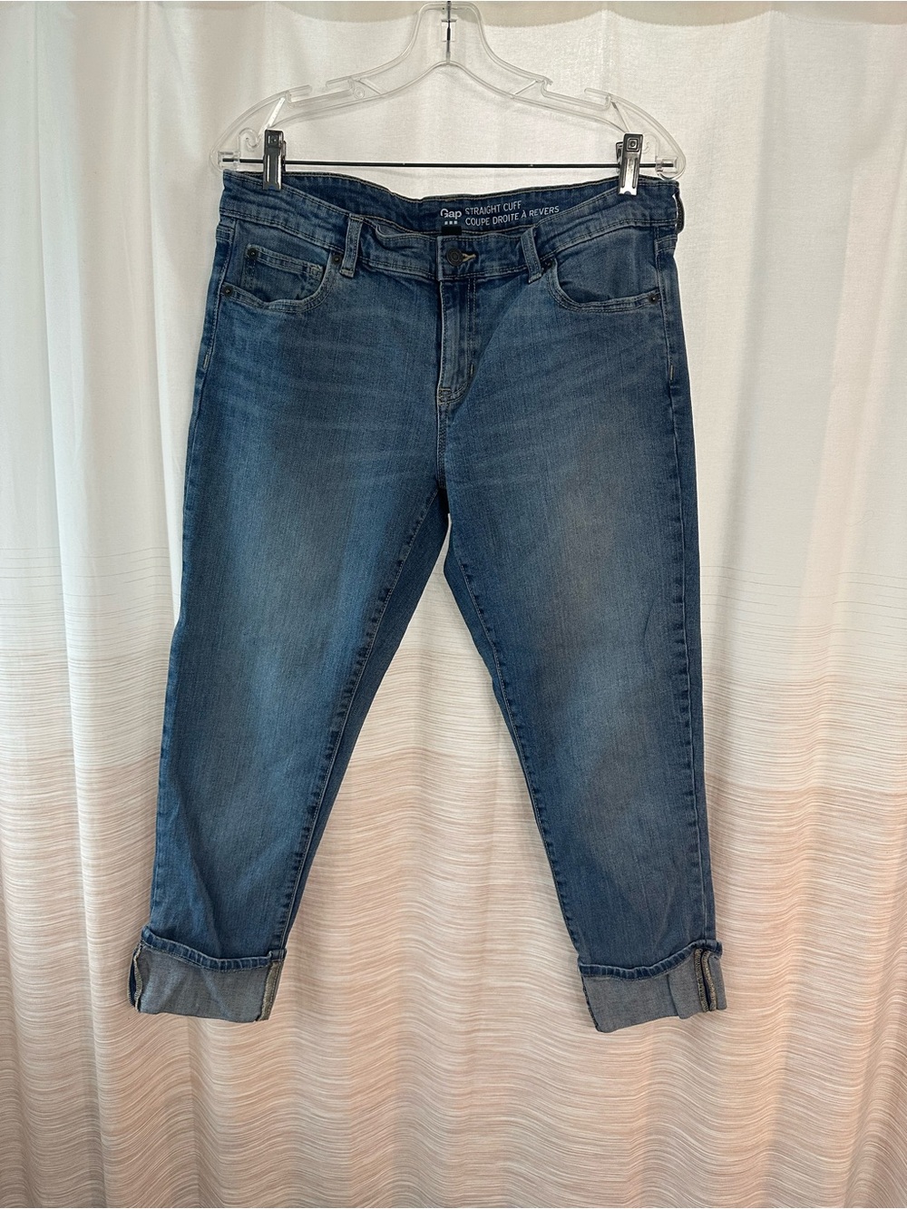 GAP Cropped Straight-Cuff Jeans in Medium Blue Wash Size 31 / 12